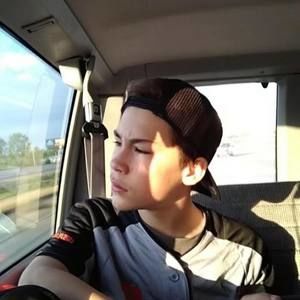 Meet your Posher, Logan